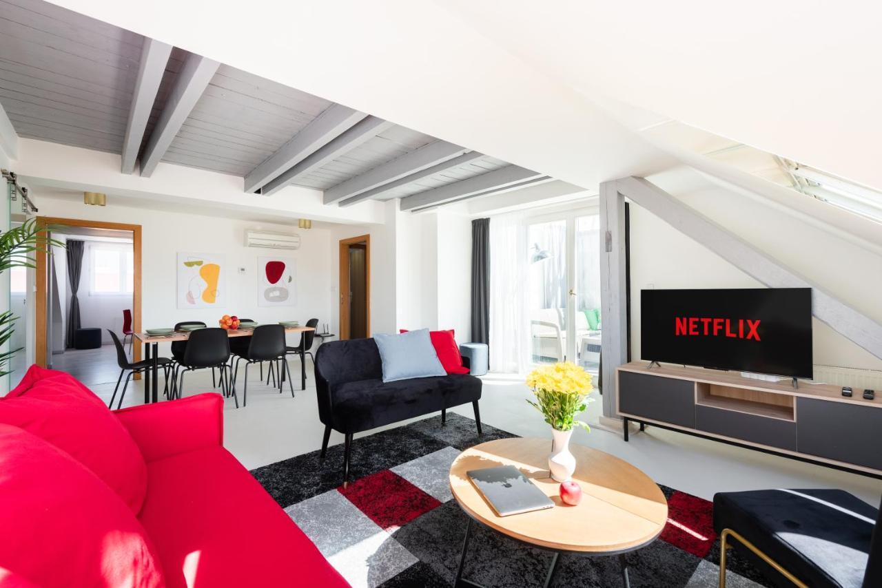 Duplex In On Mala Stepanska Apartment *
