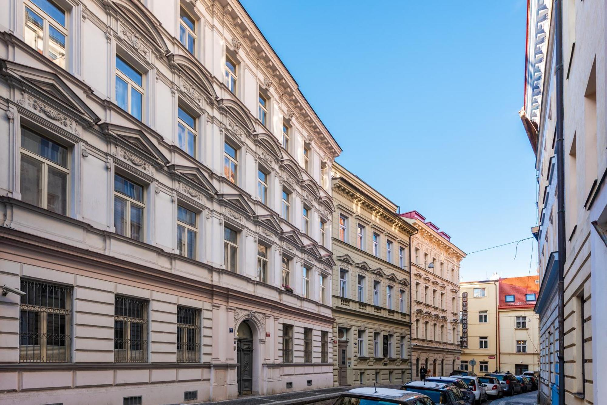 Apartment Duplex In On Mala Stepanska