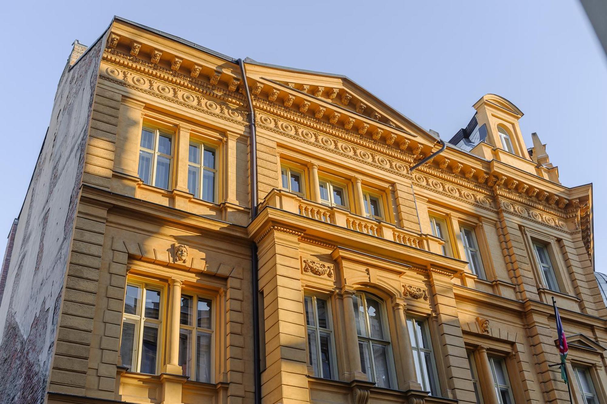Apartment Duplex In On Mala Stepanska